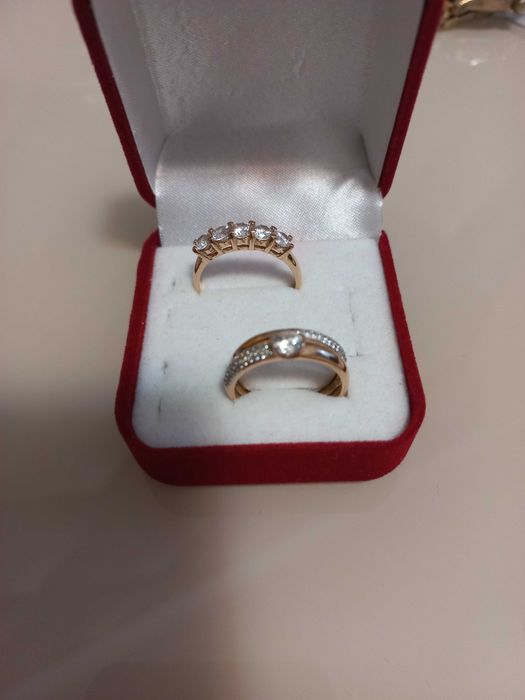 Золотой крест и кольцо