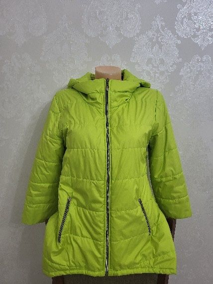 Продам куртку весна 42-44 размера