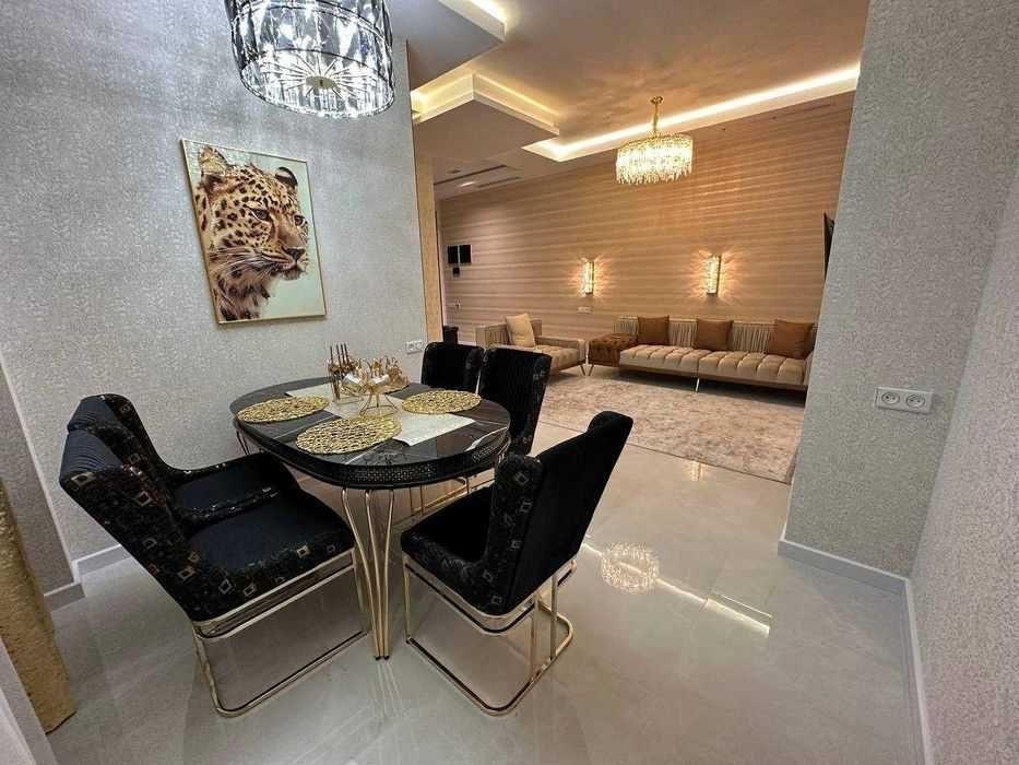 Паркентский • ЖК Oq Saroy • 3-комн • 90м2 • этаж 6/8 (АЗ:0018)