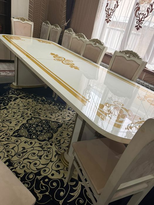 Продается стол в идеальном состоянии