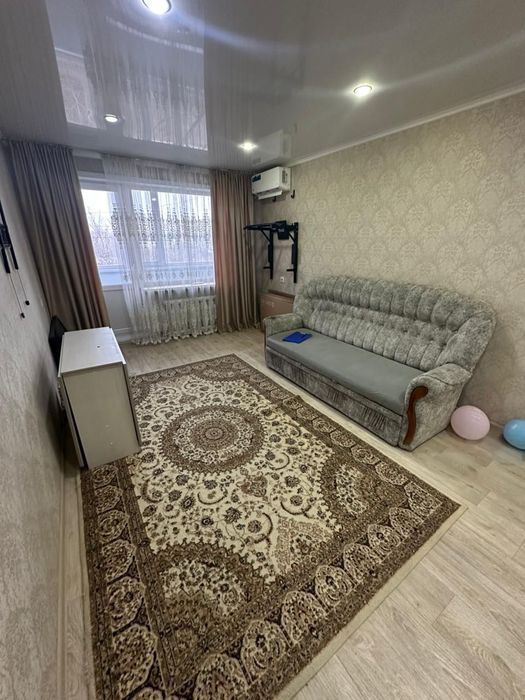 Срочно!Продам 2 ух.комн кв район 8 школы