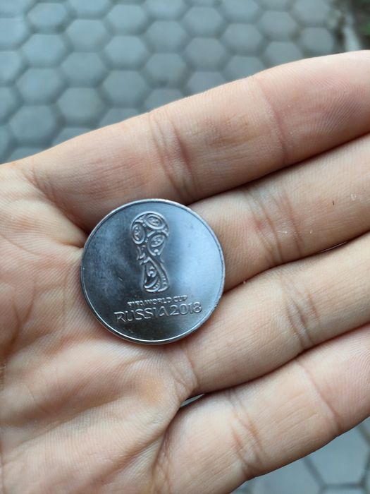 Продам монеты юбилейные и не только