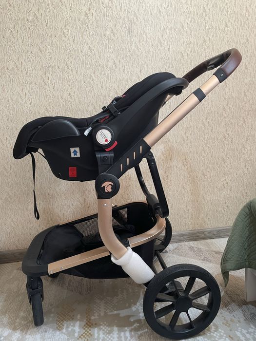 Продается коляска тройка