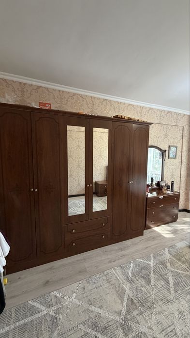 Продам спальный гарнитур