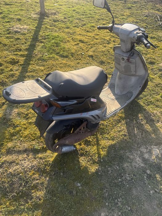 Vand scuter peugeot/yamaha