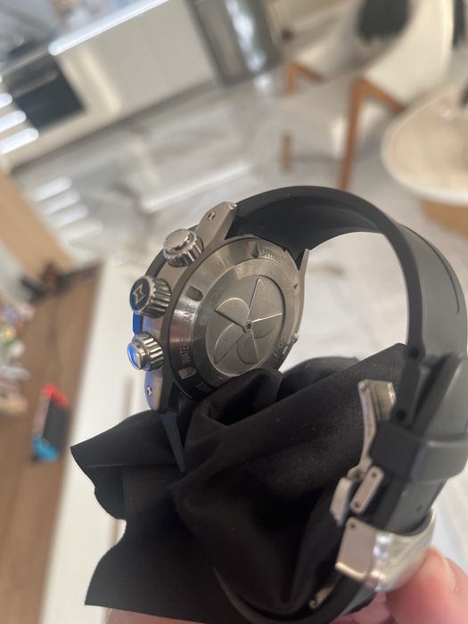 Часовник EDOX 01