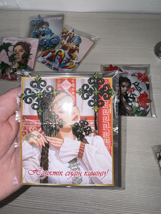 Брошка серьги и заколка