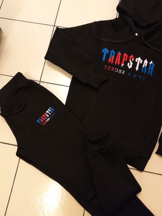 Тийнейджърски ВАТИРАН черен екип TRAPSTAR или тениска TRAPSTAR