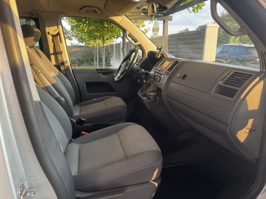 VOLKSWAGEN Caravelle 2013 — imagine 5