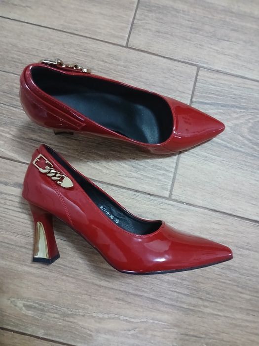 Pantofi marimea 39
