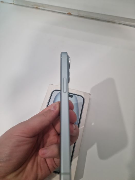 Продам Iphone 15 базовый