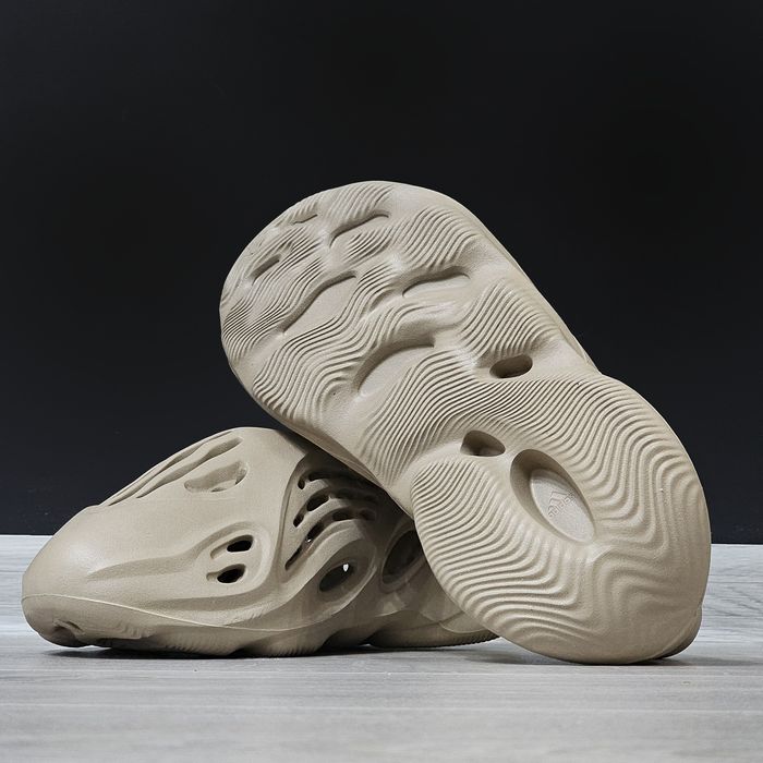 Yeezy Foam Runner Clay