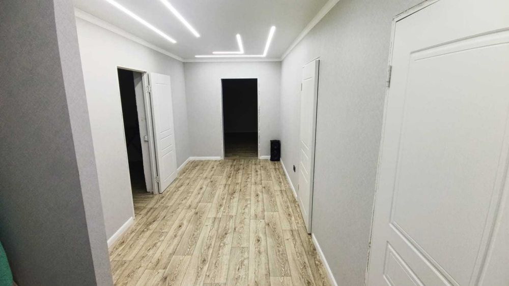 Дом в Каратале, Павел ИмпериЯ