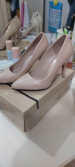 Продам Обувь 5000 тг