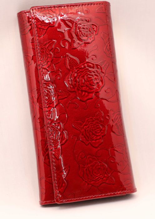 Страхотни червени дамски портмонета, естествена кожа.