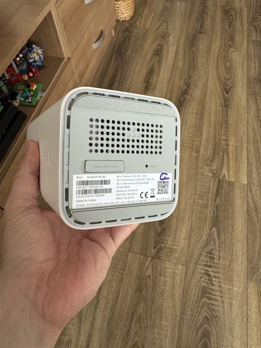 Router Wireless Huawei H158, cu SIM/cartela 5G, Wi-Fi 6, incarcator