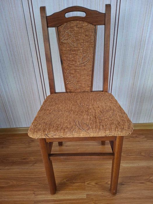 4 броя чисто нови кухненски столове