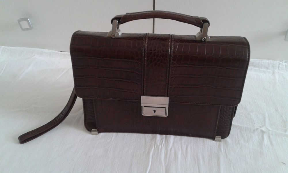 Продам Портфель Барсетку