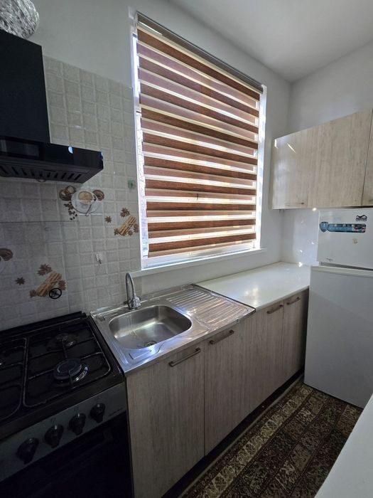 Продаётся Чиланзар 12 1в2 1этаж.