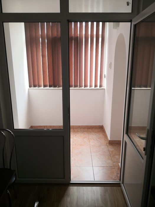 Inchiriez garsoniera