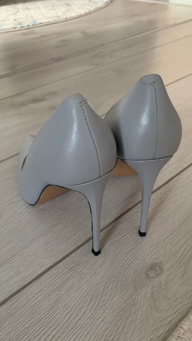 Продам туфли на каблуке 11 см