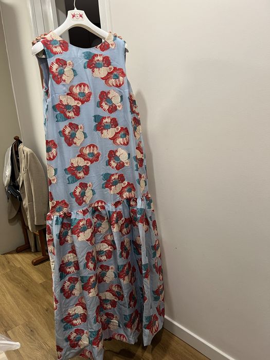 Платье от бренда roman