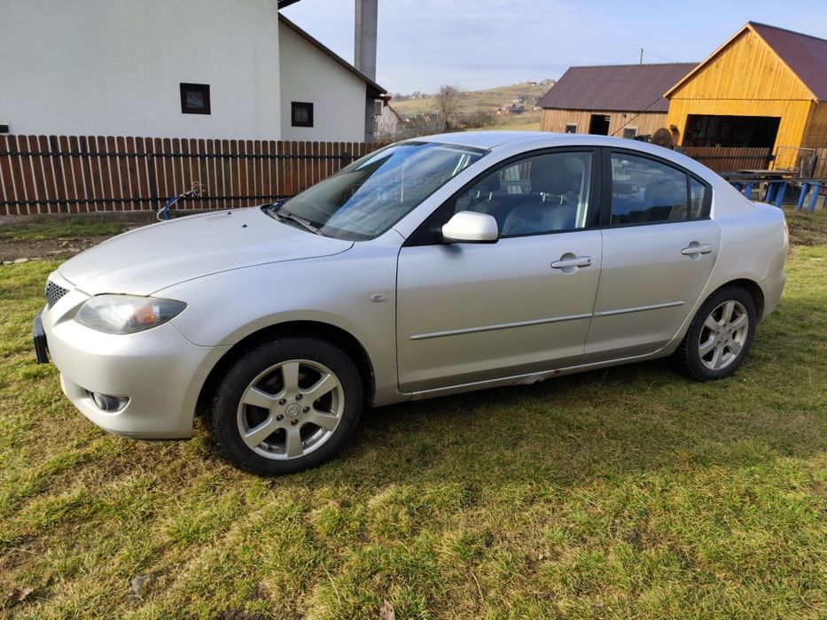 Mazda 3  Sedan  2005