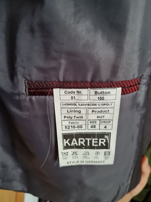 Продам мужские костюмы