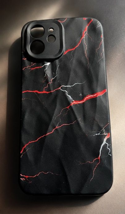 Чехол на iPhone 12