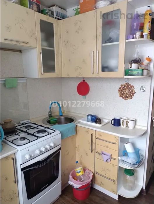 Продается кухонный гарнитур(угловой)