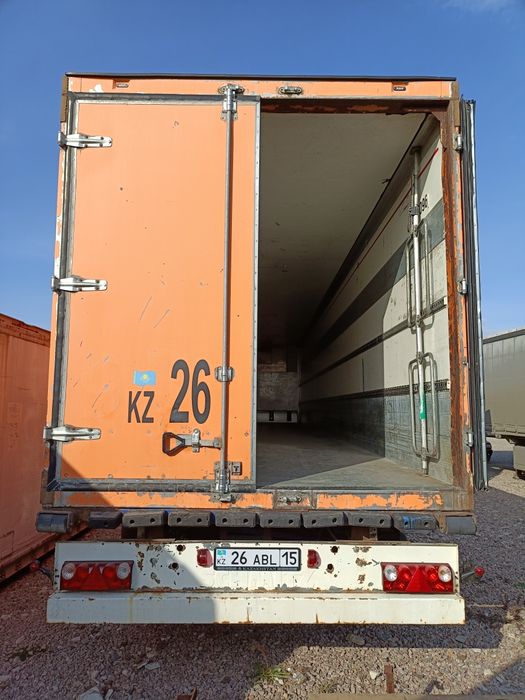 Продам полу прицеп Shmits