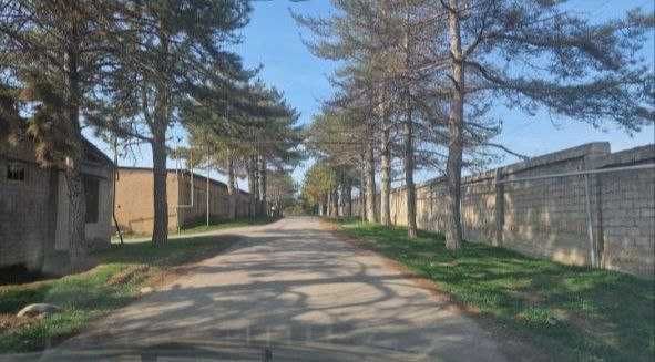 Продатся земля под строительство 4,6 соток  в Юкори Хасанбой. Кенсой