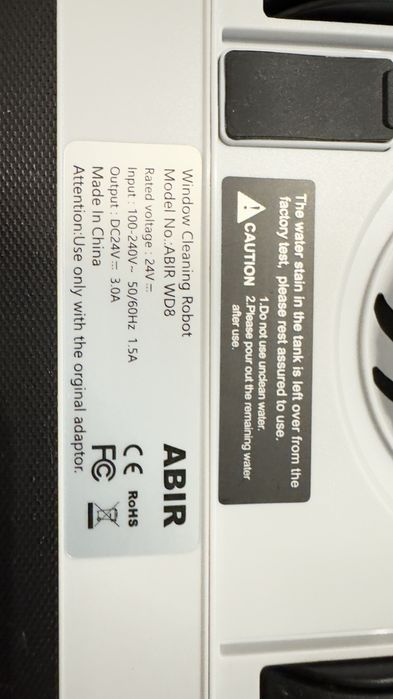 Робот за чистене на прозорци