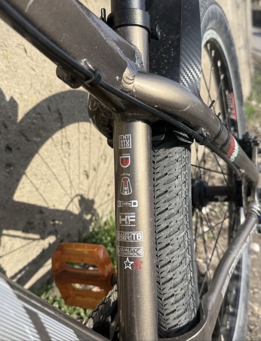 Продам велосипед дерт,стант,стрит