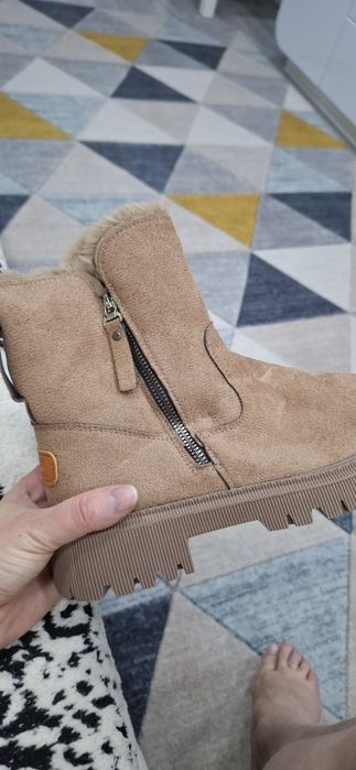 Продам новые ботинки