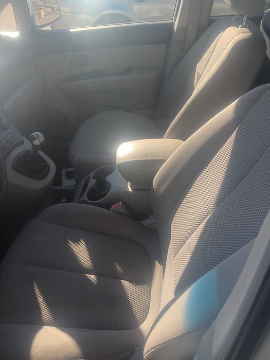 Kia carens 2.0D на части