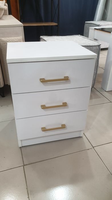 Компактная и функциональная тумбочка на колёсиках. Новое!