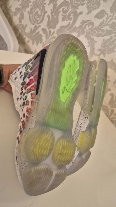 Nike LeBron 17, cod BQ3177-100,  mărimea 41.