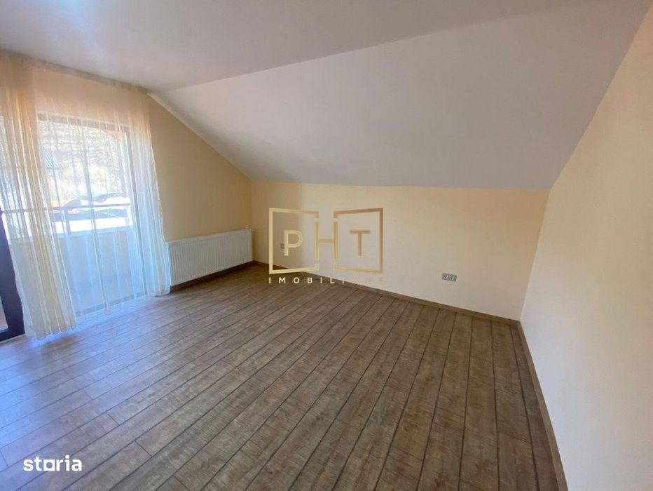 Casa cu 6 camere, 240 mp utili, 3 bai, curte 100 mp, panouri fotovolta