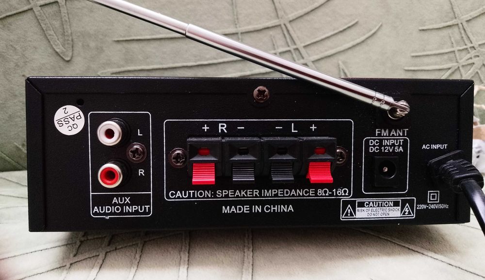 Мини Усилвател,,CMaudioCM-777BT,,С дистанцианно.Отличен.