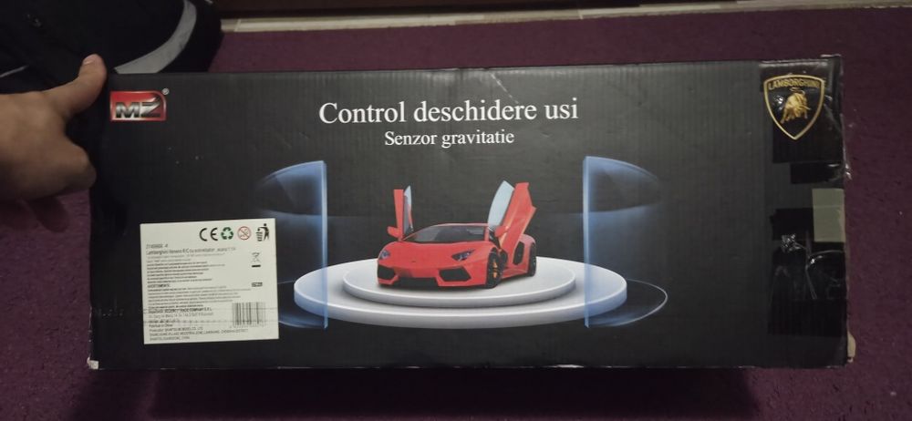 Masina cu telecomanda