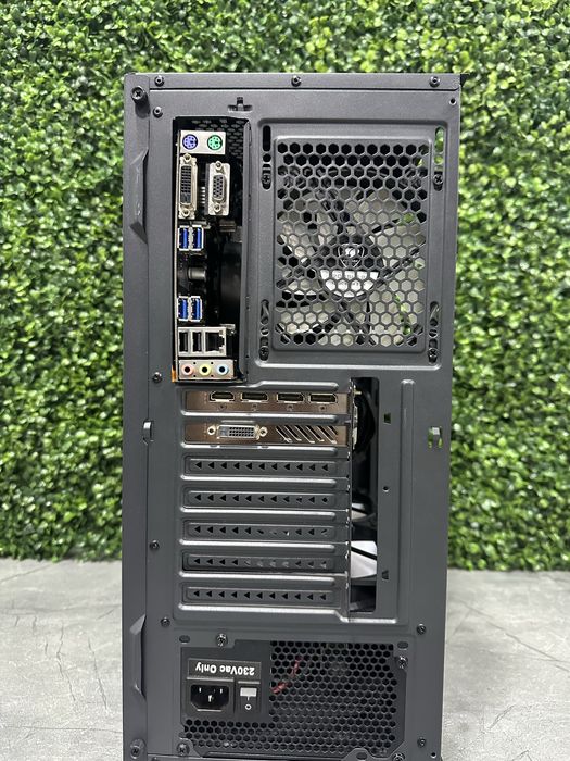Игровой компьютер I7 9700 // 1080Ti 11Gb