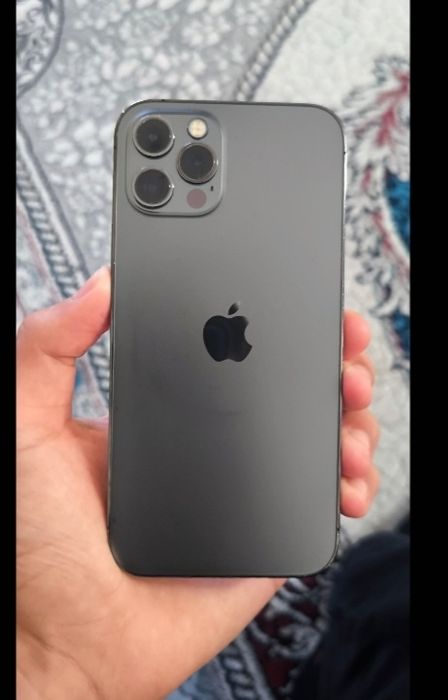 Iphone 12 pro aybi yo'q