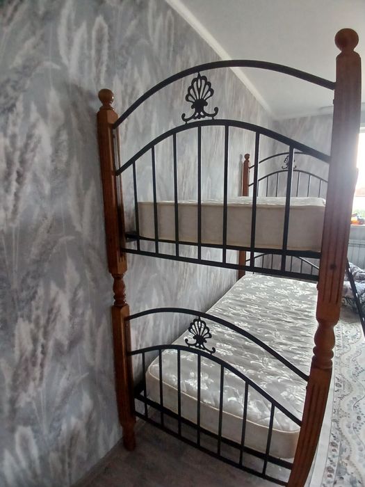 Продам 2х ярустную кровать
