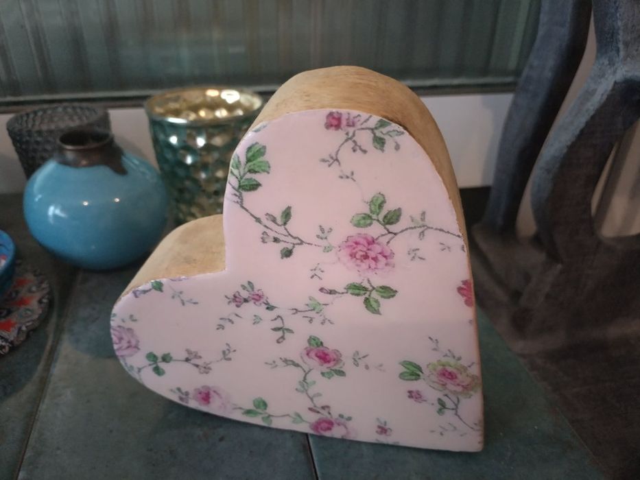 Дървено винтидж сърце с цветя от Испания