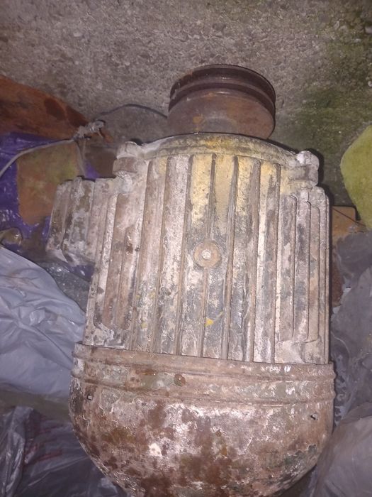 Vând motoare trifazice 11kw și 7.5 kw 3000 rpm județul Prahova