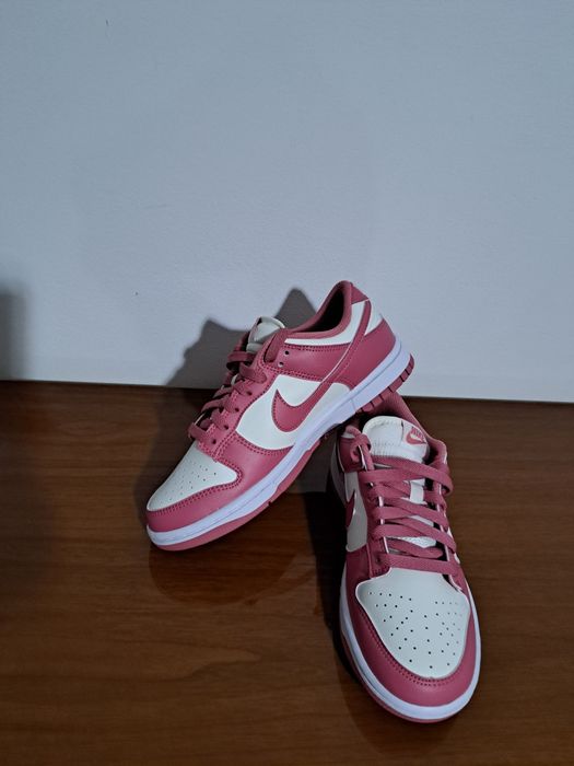 Nike Dunk Low (Roz/alb) – NOI (marime EUR 37.5 / CM 235)