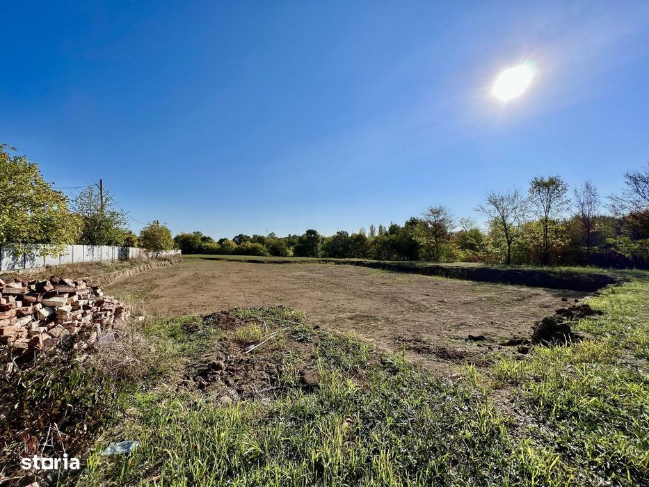 Teren 6000 mp pozitie deosebita lacul Baneasa adancime 140 m