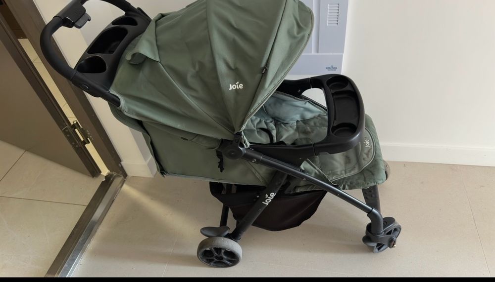 Продам коляску joie