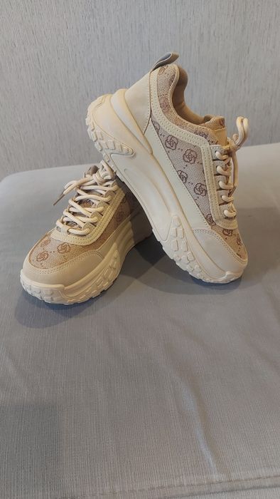 Уникални дамски маратонки!Нови!!!